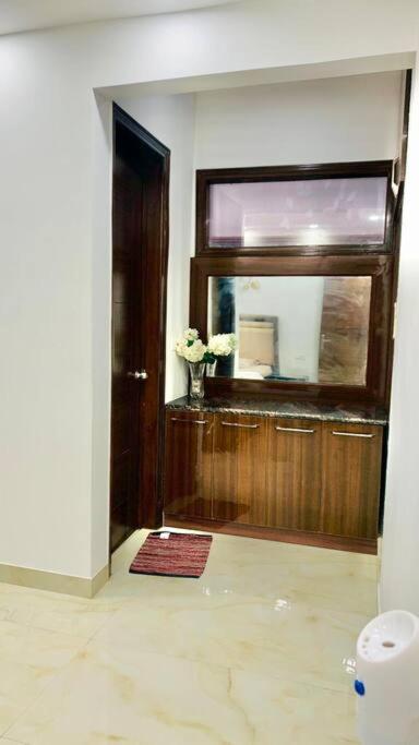 Apartment Forest Vistas A Luxury Vasant Kunj Gem
