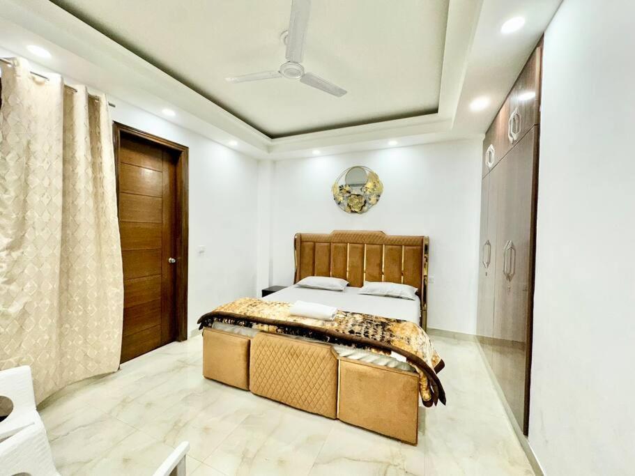 Forest Vistas A Luxury Vasant Kunj Gem Apartment