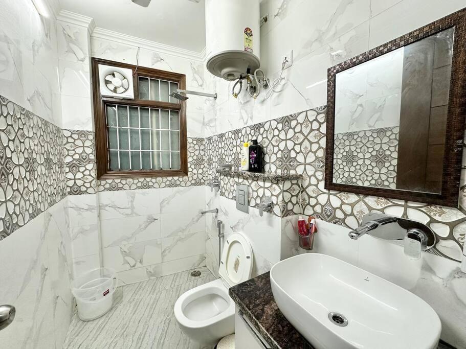 Forest Vistas A Luxury Vasant Kunj Gem *