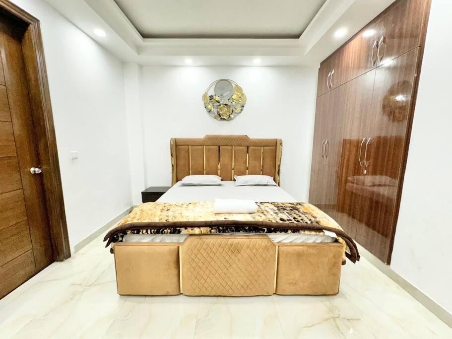 Forest Vistas A Luxury Vasant Kunj Gem Apartment