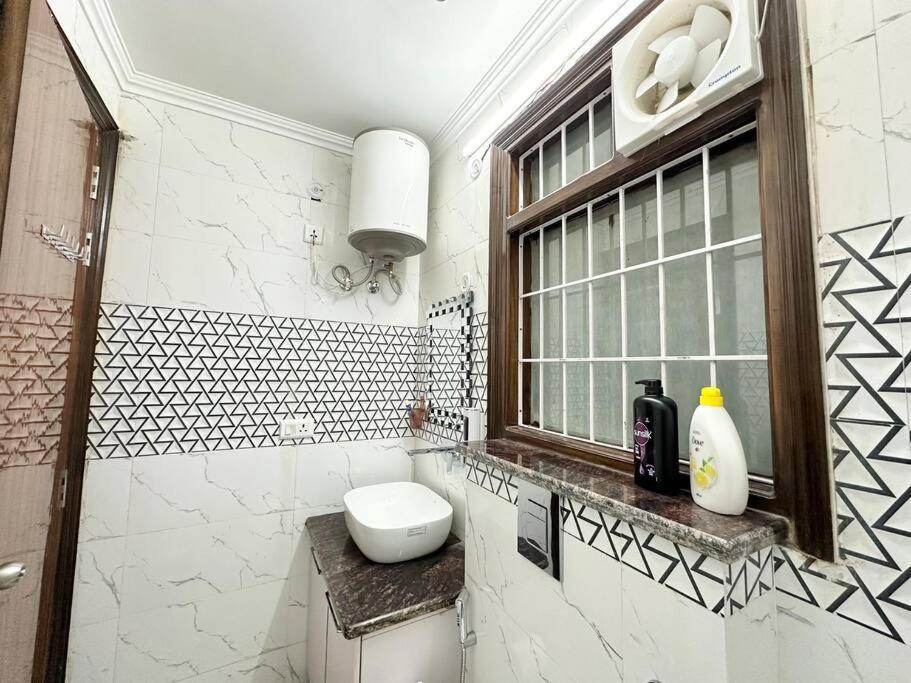 Apartment Forest Vistas A Luxury Vasant Kunj Gem *