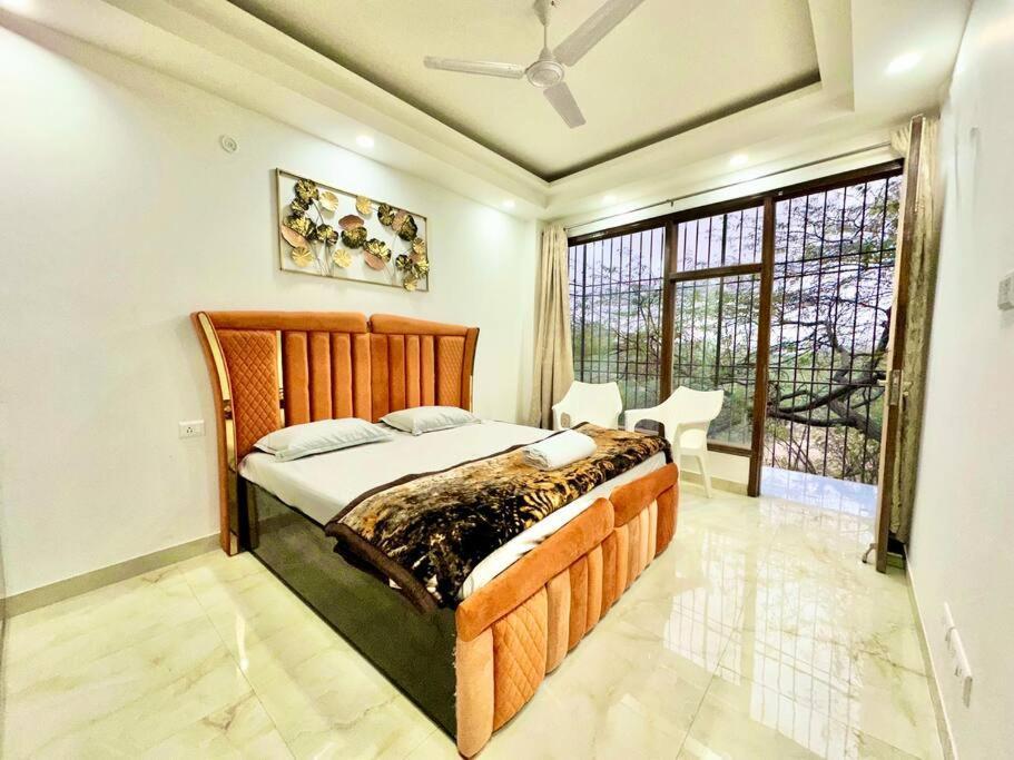 Forest Vistas A Luxury Vasant Kunj Gem Apartment New Delhi