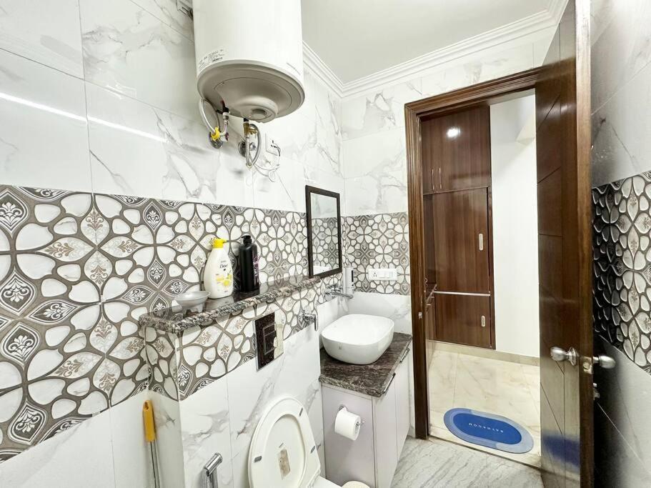 Forest Vistas A Luxury Vasant Kunj Gem *